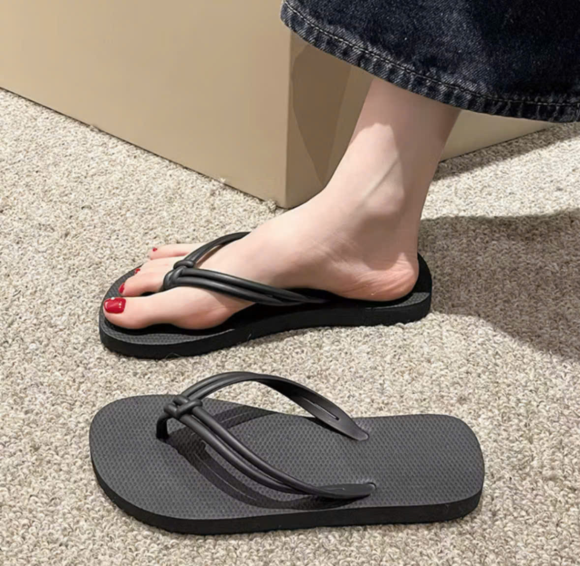 Dép sỏ ngón đi biển - Ảnh 3