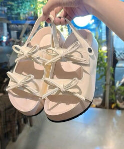 Sandal Nữ A30 2 quai nơ nhí (fom to lùi 1 size )đi được 2 kiểu xé dán tiện lợi cao 3cm da lộn mềm êm mũi tròn